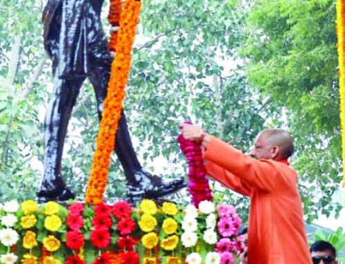राष्ट्रपिता की पुण्यतिथि पर सीएम योगी ने बापू को किया नमन