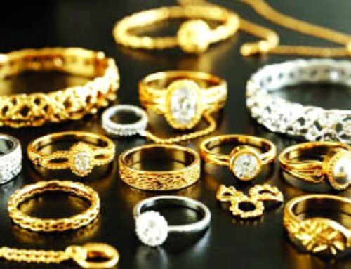 चांदी 24000 तक टूटी, सोना 8000 गिरा