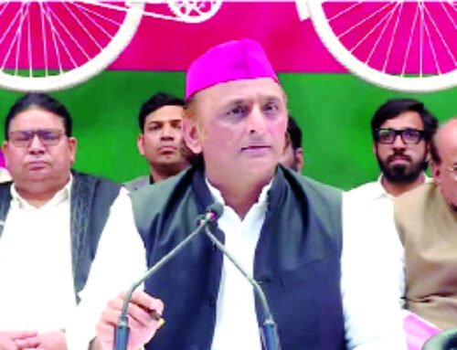 कान छिदवाने और भगवा वस्त्र पहनने से कोई योगी नहीं हो सकता: अखिलेश