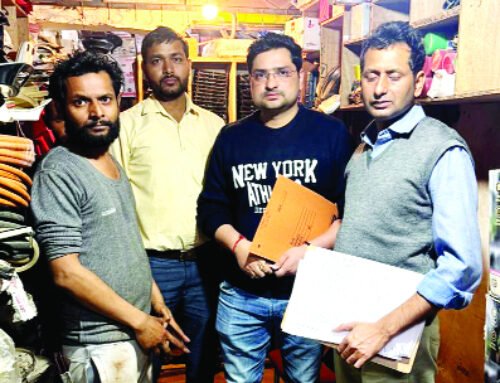 अवैध रूप से रिफलिंग करने वाली दुकानों पर की छापेमारी