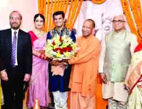 नोएडा पहुंचे सीएम योगी