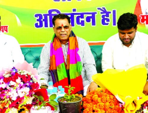 अभिनंदन समारोह में मधुकर त्यागी ने जताया आभार