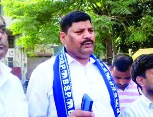 लोनी में अंबडेकर प्रतिमा क्षतिग्रस्त होने पर हंगामा