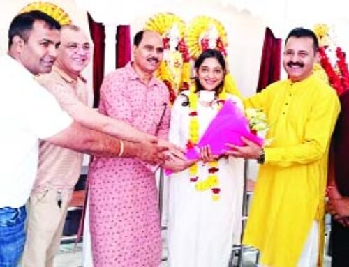 एसडीएम बिटिया को दिया आशीर्वाद