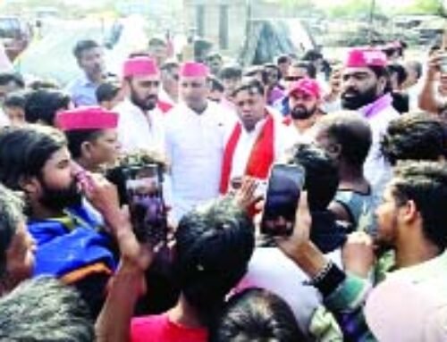 अग्निकांड पीडि़तों से मिला सपा प्रतिनिधि मंडल