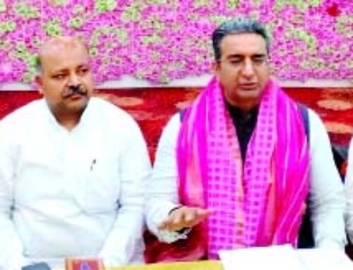 शाही परिवार की महिलाएं नहीं चाहती सामान्य महिलाएं उनकी बगल में बैठें : गौरव भटिया