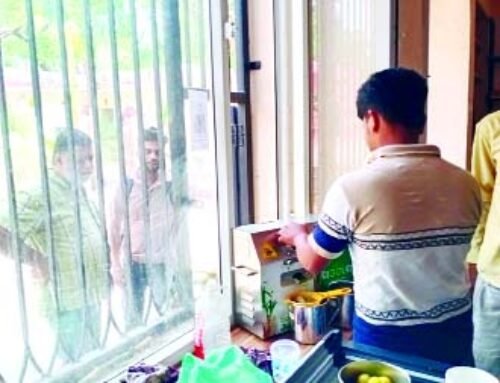 विकास भवन सभागर में मिल रही हैं आर्गेनिक सब्जी और गन्ने का जूस