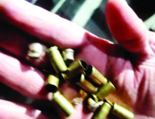 स्कूटी सवार युवकों ने की अंधाधुंध फायरिंग