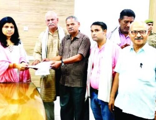 मिट्टी की ढांग गिरने से मजूदरों की मौत को लेकर सीटू ने दिया ज्ञापन