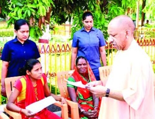 सरकार हर जरूरत पर खड़ी है साथ: सीएम योगी