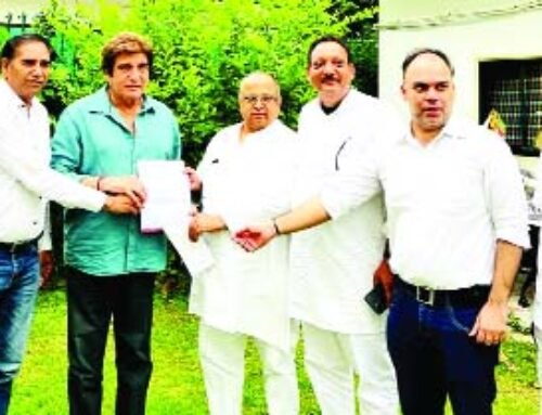 राहुल गांधी से मुलाकात के लिए पूर्व सांसद राज बब्बर को सौंपा गया पत्र