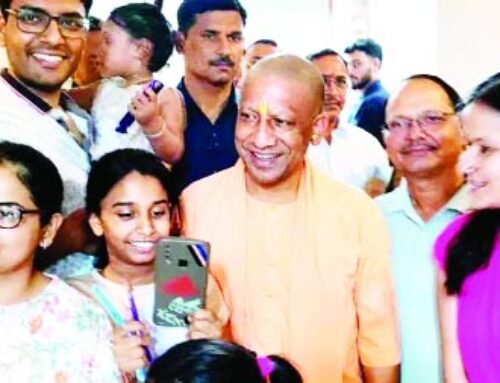 राजनगर एक्सटेंशन में बहन से मिलने पहुंचे योगी