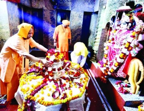 मुख्यमंत्री योगी आदित्यनाथ ने किए मां पाटेश्वरी के दर्शन