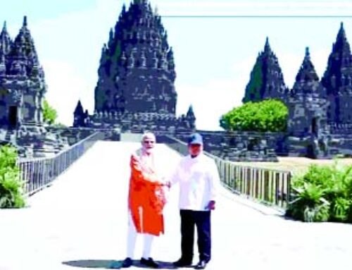 प्रम्बानन मंदिर पहुंचे मोदी