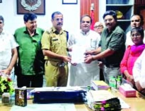 यातायात समस्याओं को लेकर डीसीपी ट्रैफिक को सौंपा ज्ञापन