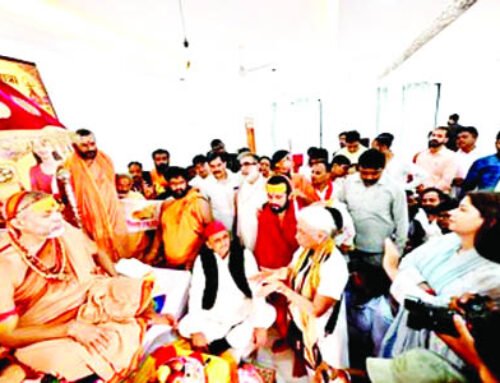 शंकराचार्य अविमुक्तेश्वरानंद से मिले अखिलेश यादव