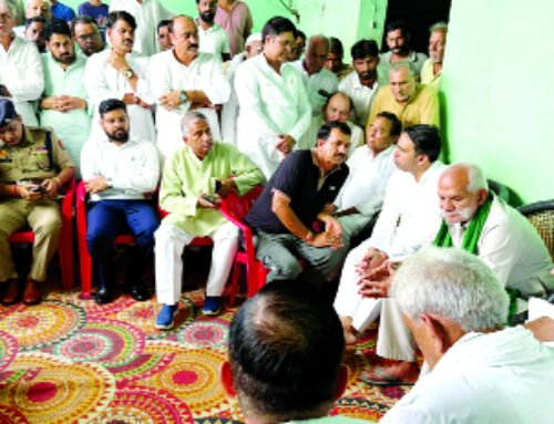 अंकित बालियान के परिजनों से मिले जयंत चौधरी