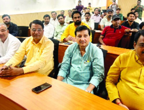 फिल्म हनुमान अंश के गायक सुनील लोधी पहुंचे नगर निगम