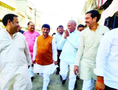 स्वर्गीय लज्जा रानी गर्ग को कपिल देव अग्रवाल ने दी श्रद्धांजलि