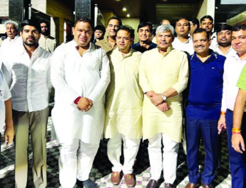 विभू बंसल के घर पहुंचे यूपी सरकार के मंत्री केपी मलिक