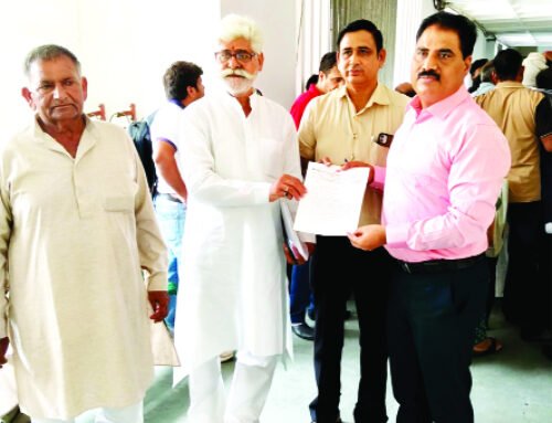 साहिबाबाद सब्जी मंडी में सुविधाएं उपलब्ध कराने को लेकर सौंपा ज्ञापन