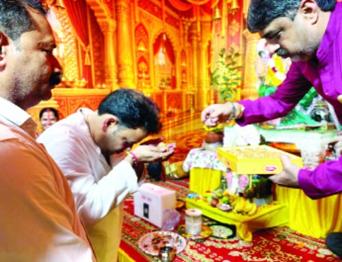 विभु बंसल ने लिया गणपति का आशीर्वाद