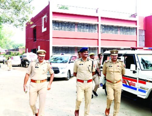 सीपी ने मतदान केंद्रों का किया निरीक्षण