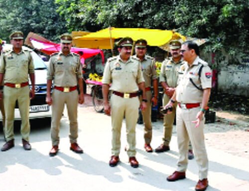 गाजियाबाद पुलिस रही अलर्ट, बार्डर पर की चेकिंग